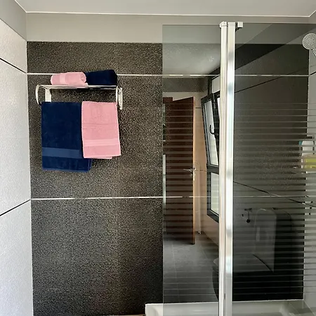 Detail * تاكورونتي